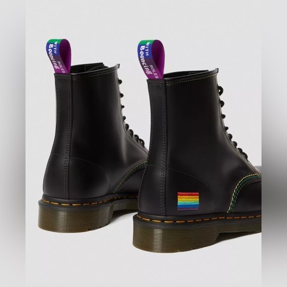 New Dr Martens 1460 FOR PRIDE SMOOTH LEATHER LACE UP BOOTS Size 5 - Picture 4 of 8